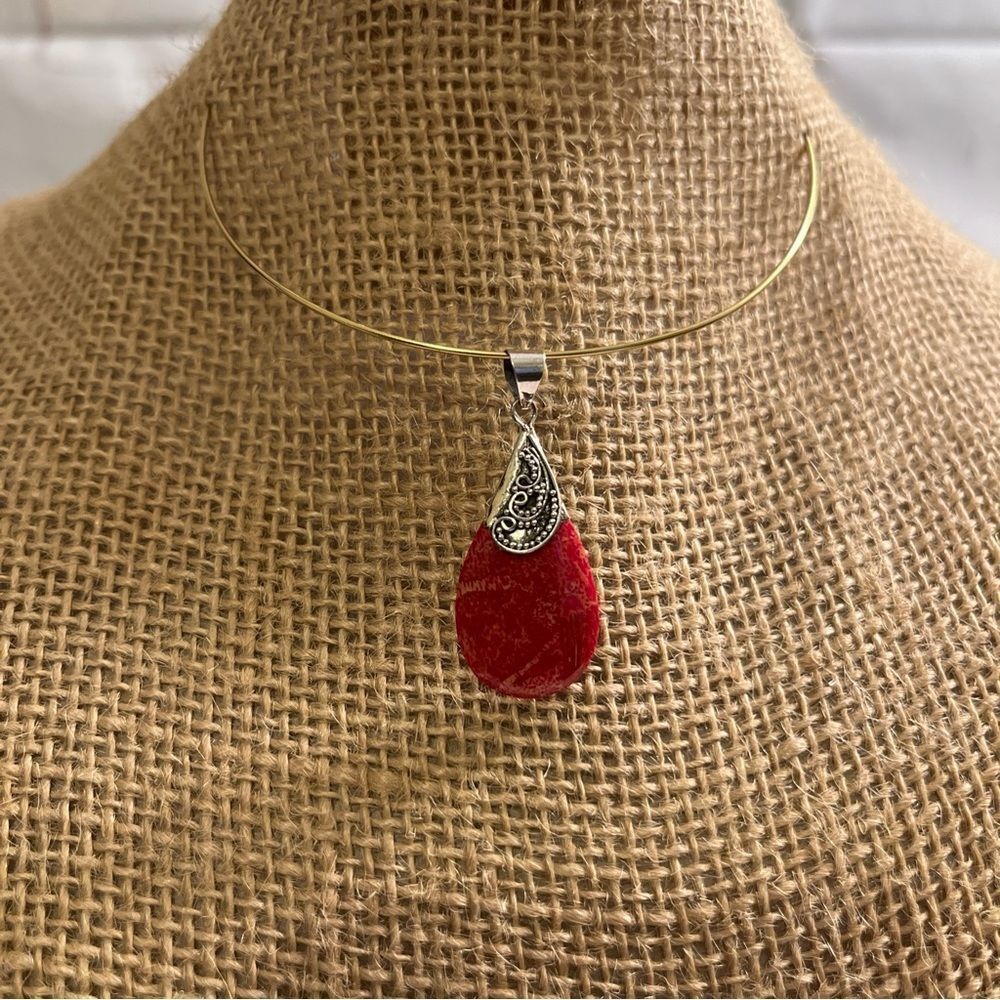 Sponge, coral, teardrop pendant set with sterling silver details 1.5” - Picture 4 of 7